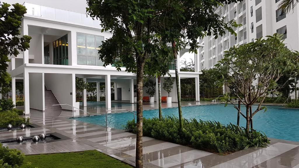 Cybersquare Lakeview With Netflix And Disney Hotstar Cyberjaya Eksteriør billede