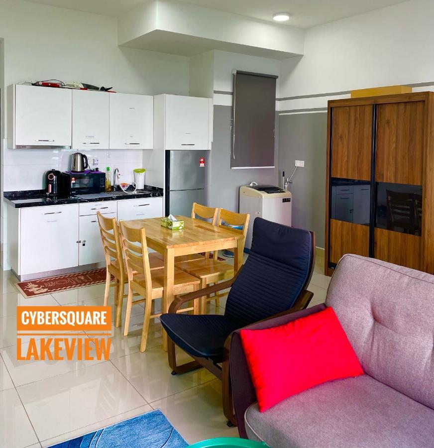 Cybersquare Lakeview With Netflix And Disney Hotstar Cyberjaya Eksteriør billede