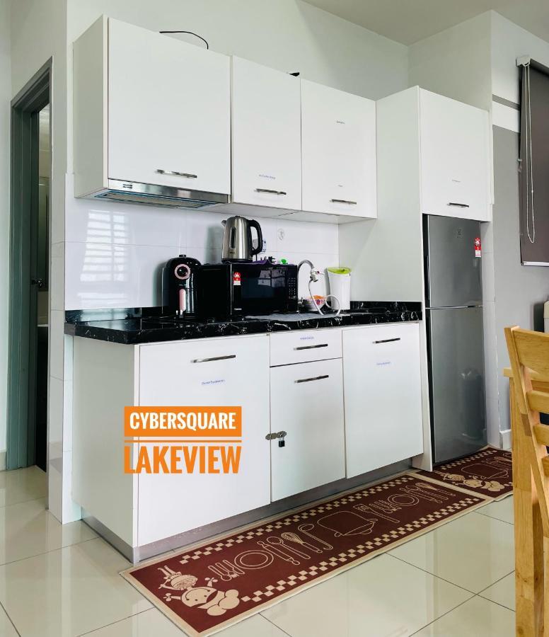 Cybersquare Lakeview With Netflix And Disney Hotstar Cyberjaya Eksteriør billede